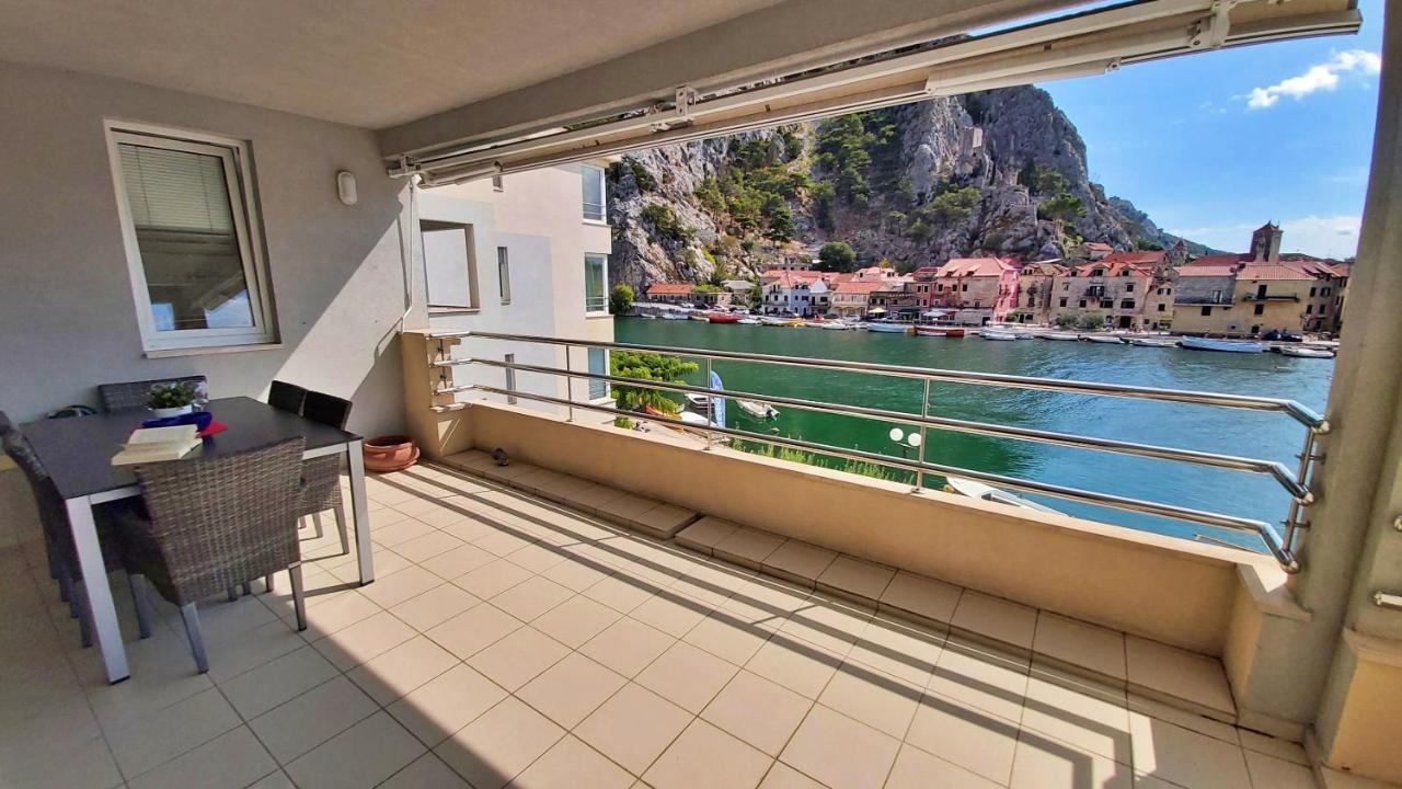 Mitra Zonata Pink Apartment Omiš Екстериор снимка