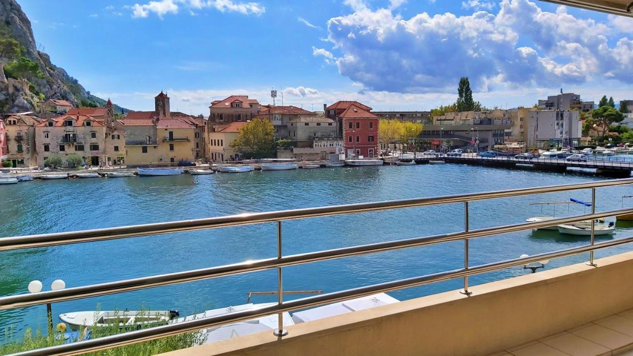 Mitra Zonata Pink Apartment Omiš Екстериор снимка