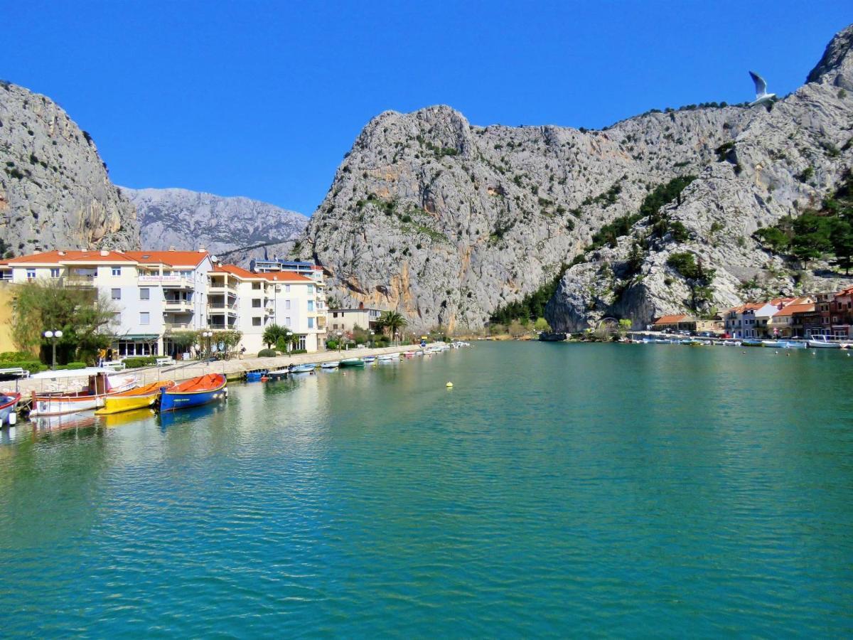 Mitra Zonata Pink Apartment Omiš Екстериор снимка
