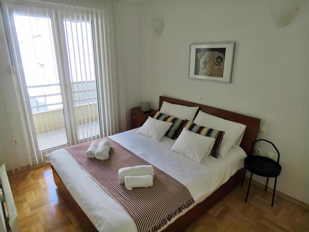 Mitra Zonata Pink Apartment Omiš Екстериор снимка