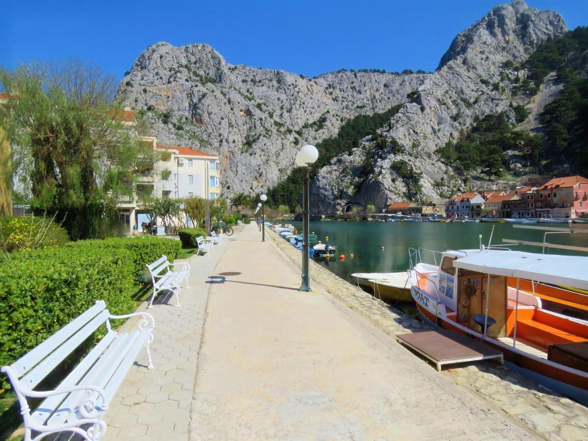 Mitra Zonata Pink Apartment Omiš Екстериор снимка